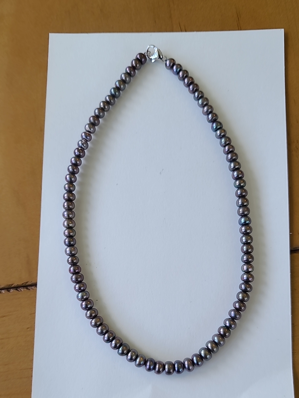 Graduated Freshwater Pearl Necklace in Iridescent Gray 16"